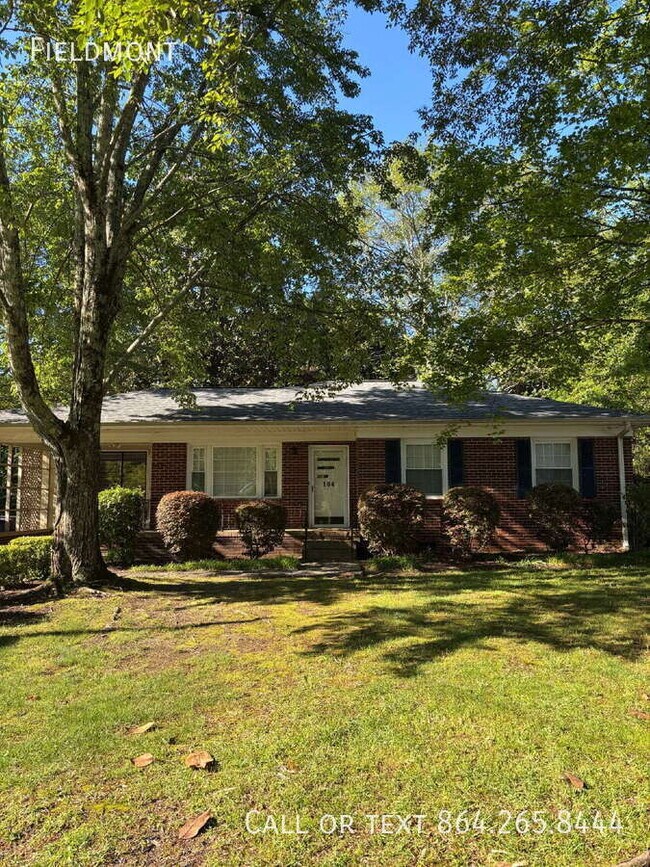 Primary Photo - 104 Crescent Ridge Dr