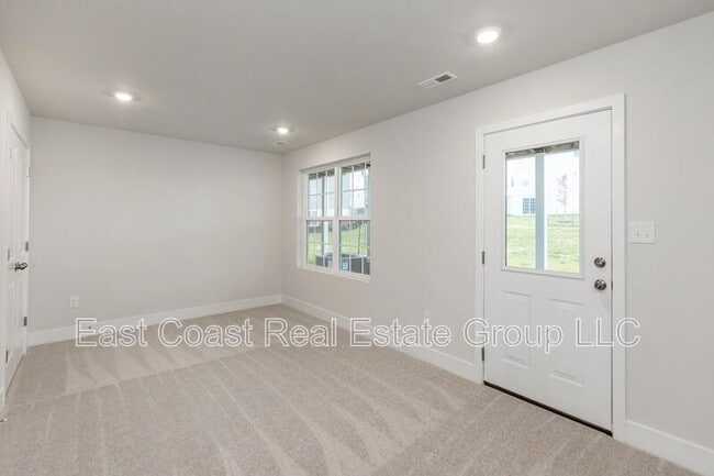 Building Photo - 2273 Marcy Dr