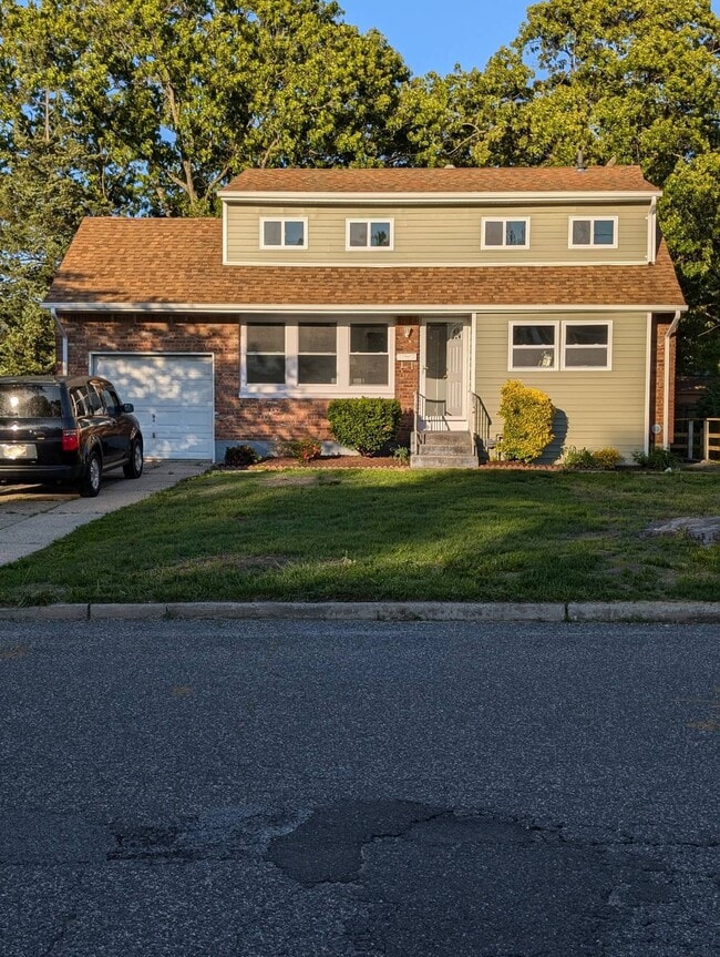 Primary Photo - 132 Avondale Dr