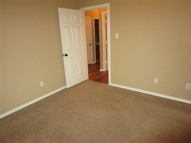 Building Photo - 1305 Ravenwood Dr