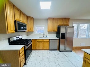 Building Photo - 8111 Analee Ave