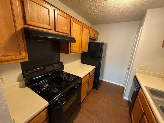 Building Photo - 513 Sierra Cove