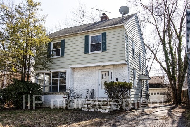 Building Photo - Cleveland Heights Spacious 3bed Home - Sec...