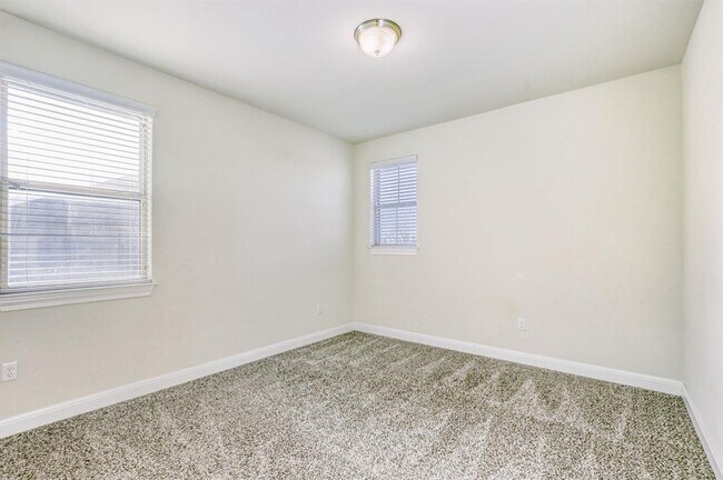 Building Photo - 600 Acadia Bnd