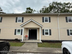 Building Photo - 2310 Indian Dr