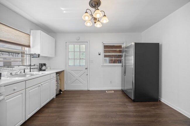 Building Photo - 2548 Jones St