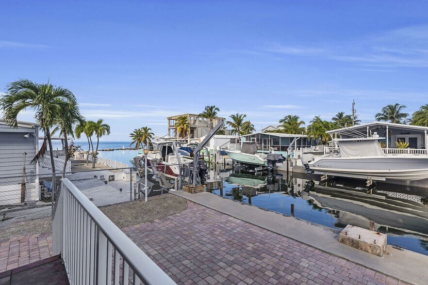 Building Photo - 112 Seagull