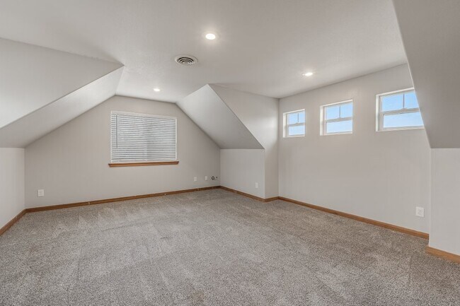 Building Photo - 100 Rebeccas Way