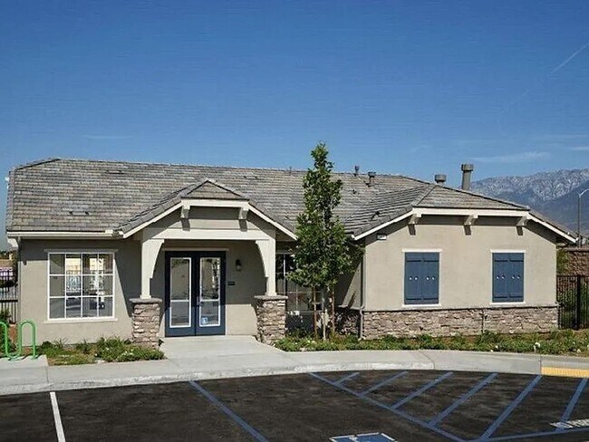 Building Photo - 15634 Clove Pl