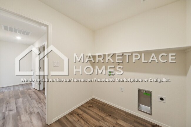 Building Photo - 975 Barkwell Dr SW