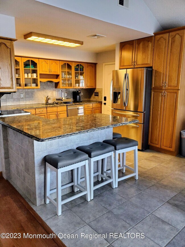 Building Photo - 60 E Pampano Dr