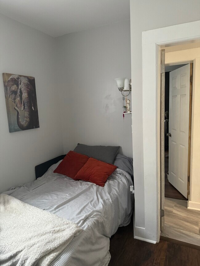 Building Photo - 23 W Pearl St