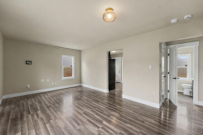 Building Photo - 14917 W Thorne Ln SW