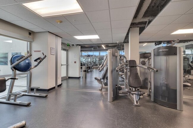 Building Photo - 150 E Robinson St