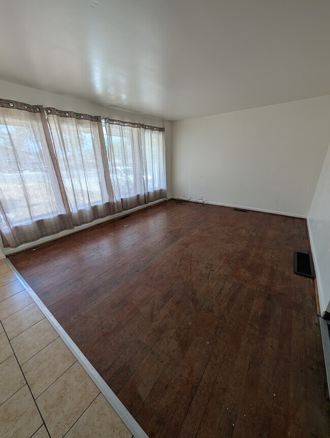 Building Photo - 504 W 100 N