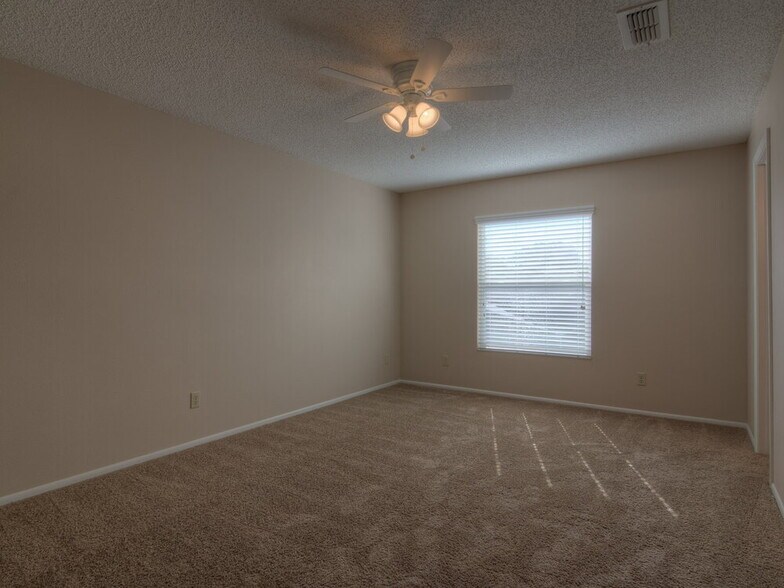 Building Photo - 2066 Inge Ct