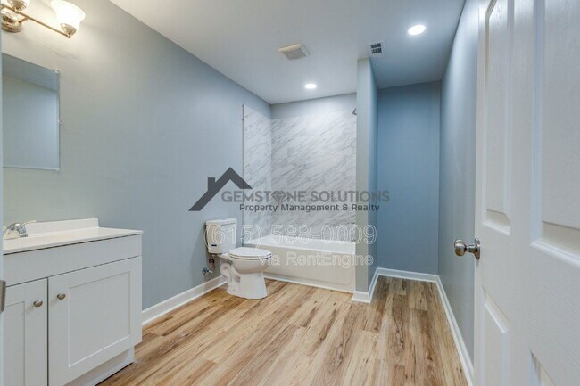 Building Photo - 2930 Primrose Cir