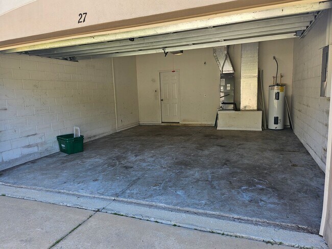 Building Photo - Newly renovated 3 bed, 2 bath home located minutes from Palm Coast dining, shopping, and the beach