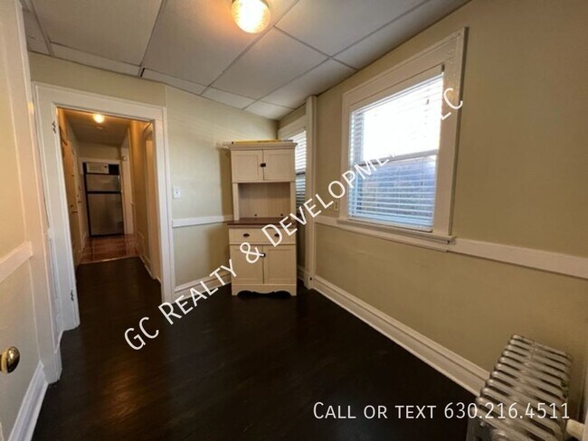 Building Photo - 532-534 Crescent Blvd