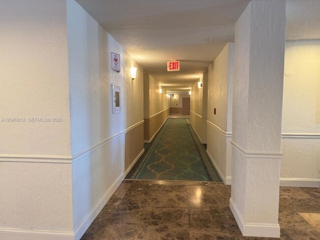 Building Photo - 1801 N Flagler Dr