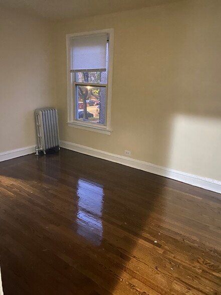 Building Photo - 7431 S King Dr