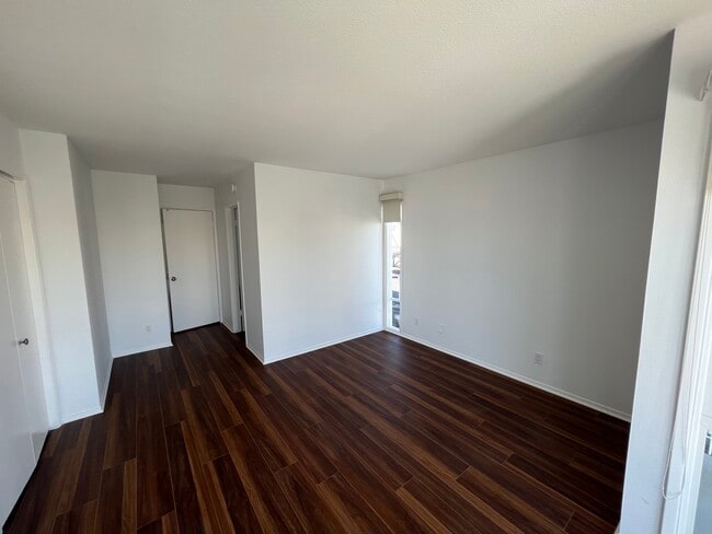 Building Photo - 109 Grand Canal