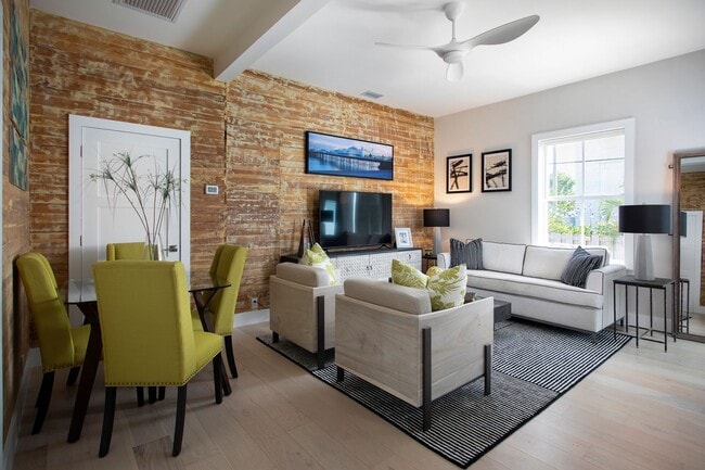Building Photo - Beautifully Furnished 2 Bedroom 1 Bathroom...