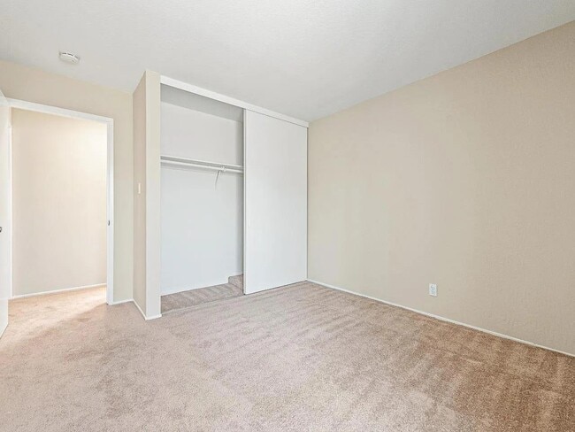 Building Photo - 460 Auburn Way