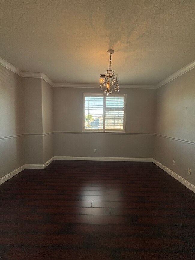 Building Photo - 139 Ainger Cir