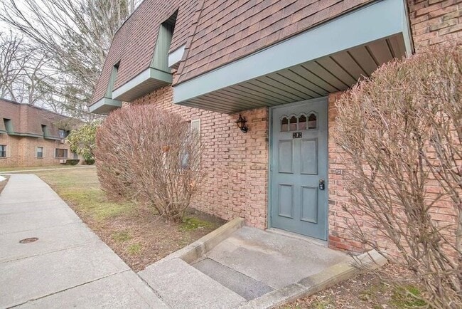 Primary Photo - 549 Russell Rd