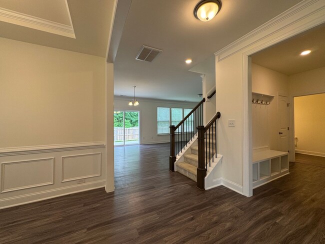 Building Photo - 5 Bedroom Home in Franklinton