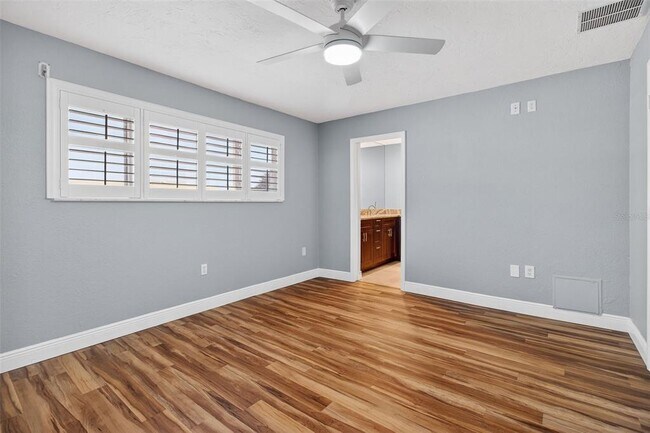 Building Photo - 6660 Cape Hatteras Way NE