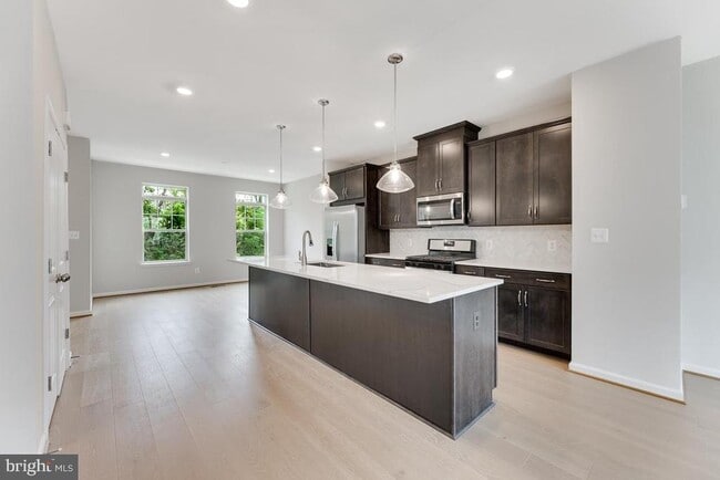Building Photo - 9333 Barnes Lp