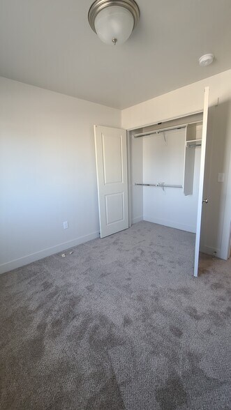 Building Photo - 2460 W 450 N