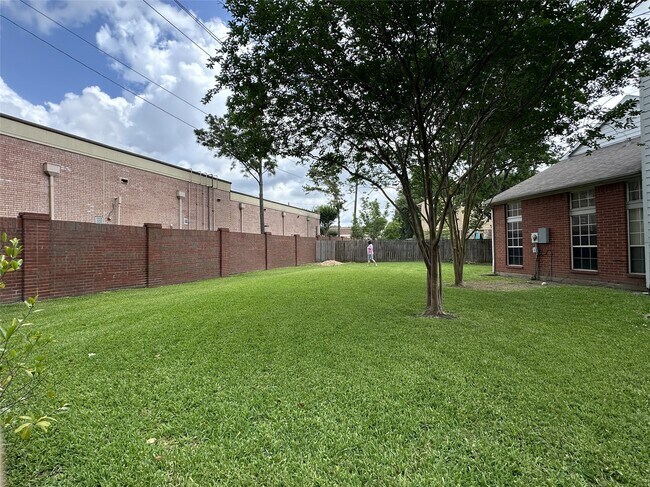 Building Photo - 14202 Misty Knoll Ct