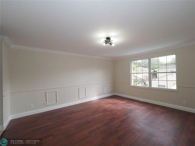 Building Photo - 10764 Lenox Rd