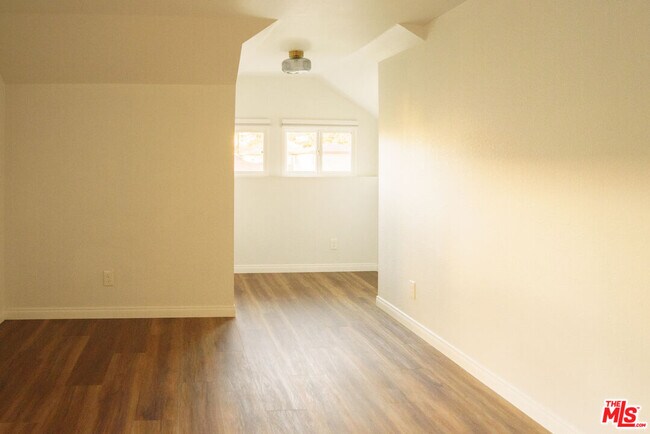 Building Photo - 3210 Manitou Ave