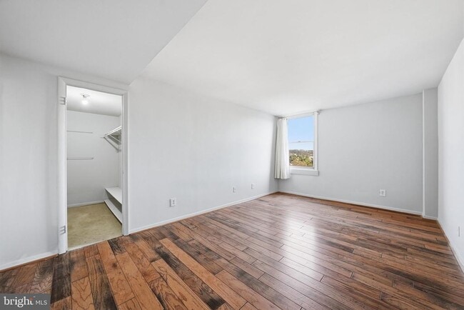 Building Photo - 4600 Duke St