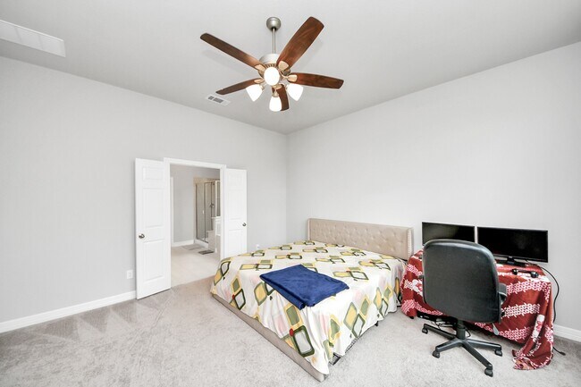 Building Photo - 2830 Tumlinson Dr