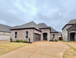 Building Photo - 568 Rosalie Woods Dr