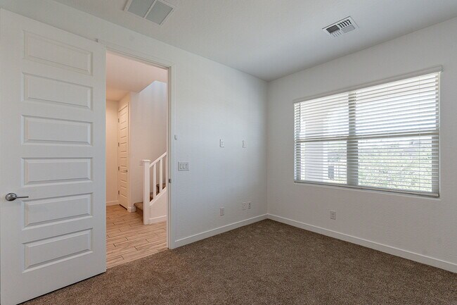 Building Photo - 4641 S Element