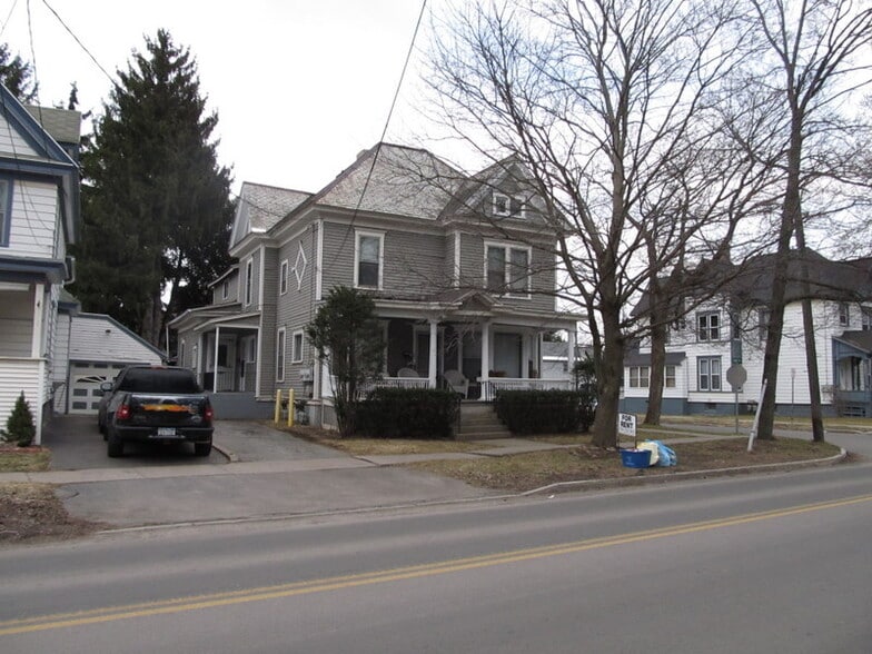 Apartment and driveway on left side - 39 Homer Ave