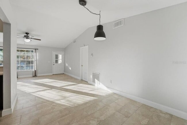 Building Photo - 1037 Chambord Ct