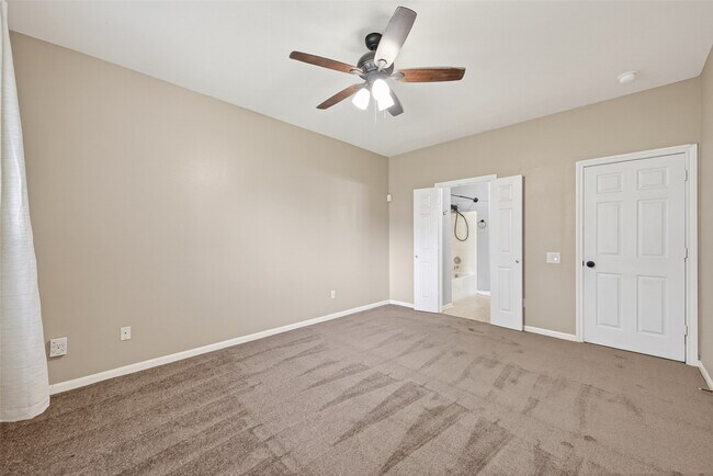 Building Photo - 232 Doncaster