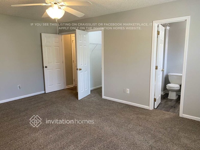 Building Photo - 6022 Country Walk Dr