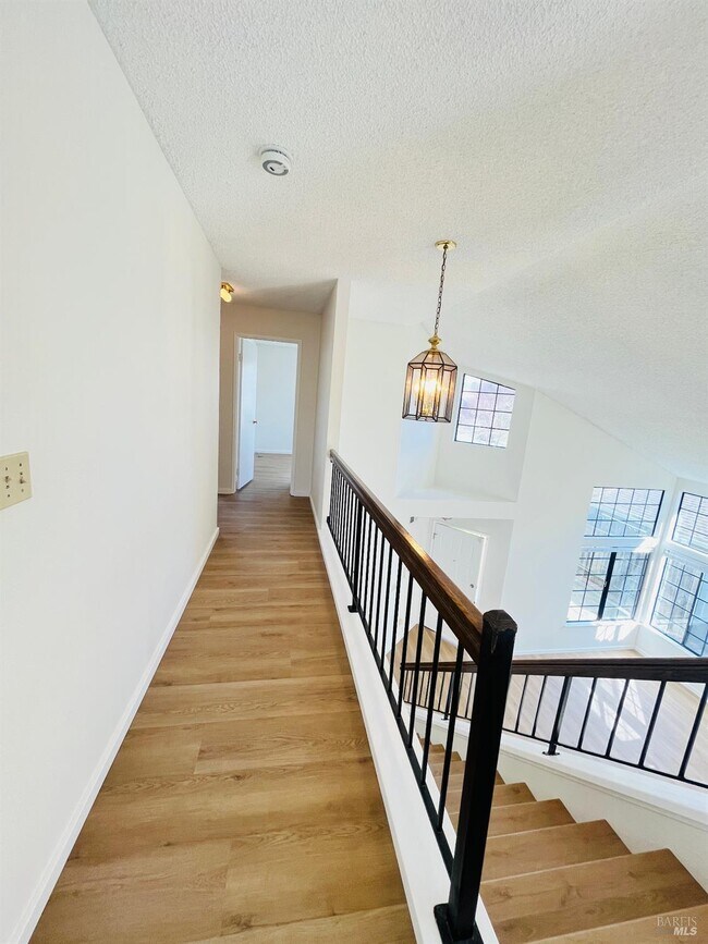 Building Photo - 111 Thresher Dr