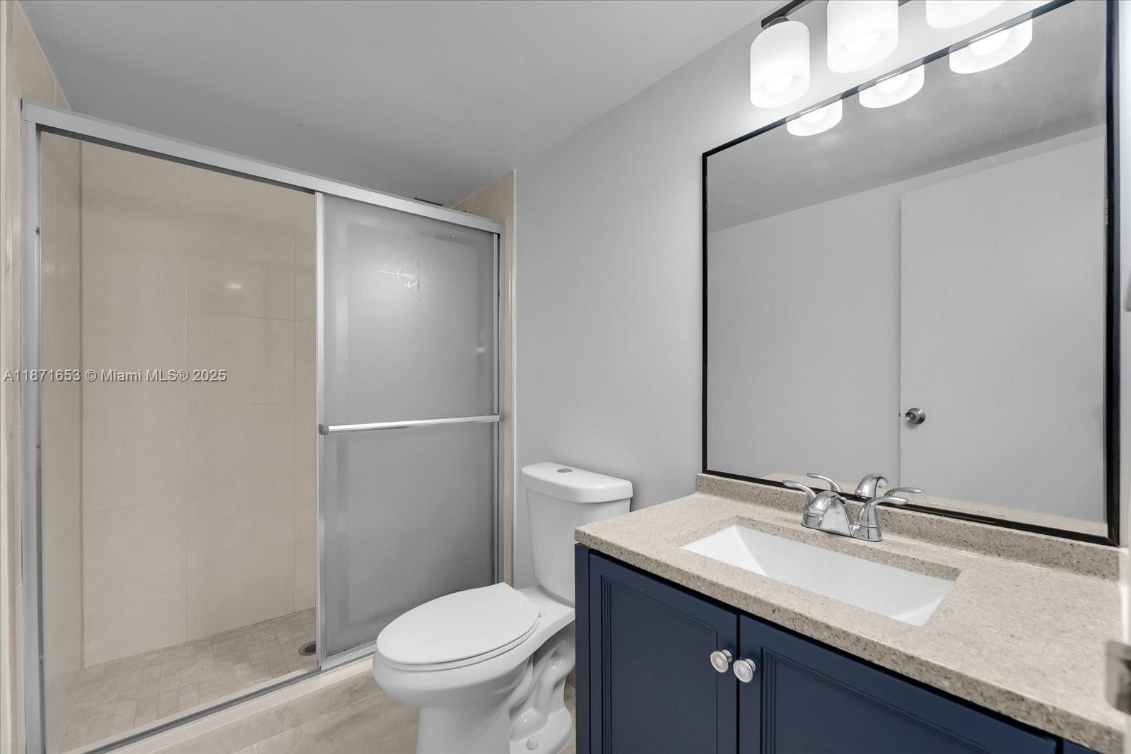 Building Photo - 1000 Parkview Dr