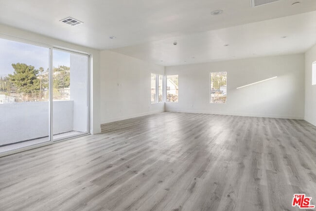Building Photo - 3210 Verdugo Rd