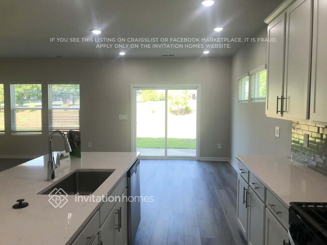 Building Photo - 547 White Birch Ln
