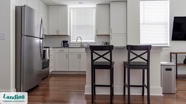 Building Photo - 901 Kelly Green Ln